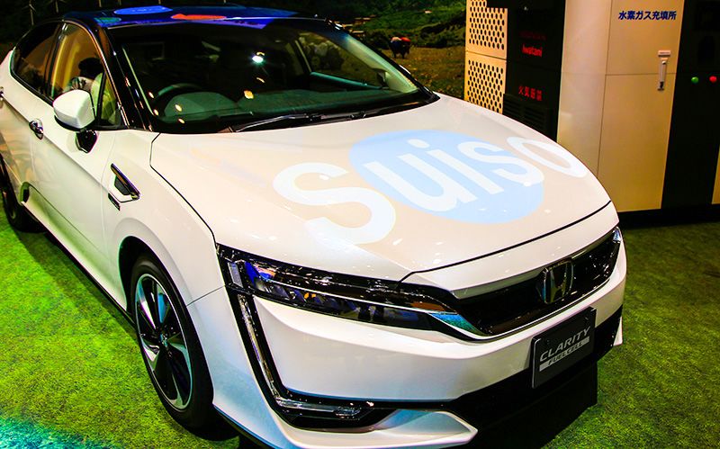Honda Clarity Fuel Cell, яка надійде в продаж в березні наступного року