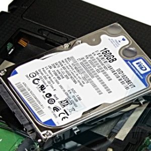 Пошкодження HDD або SSD накопичувача може виникнути з різних причин, наприклад, через фізичного пошкодження в результаті удару