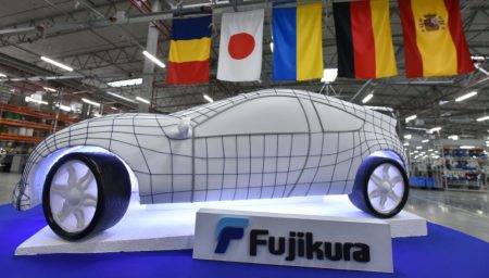ТОВ «Фуджікура Аутомотів Європа» (Fujikura Automotive Europe), німецький підрозділ японської Fujikura, що спеціалізується на випуску кабельної продукції для провідних автомобільних брендів, готується до відкриття другого заводу