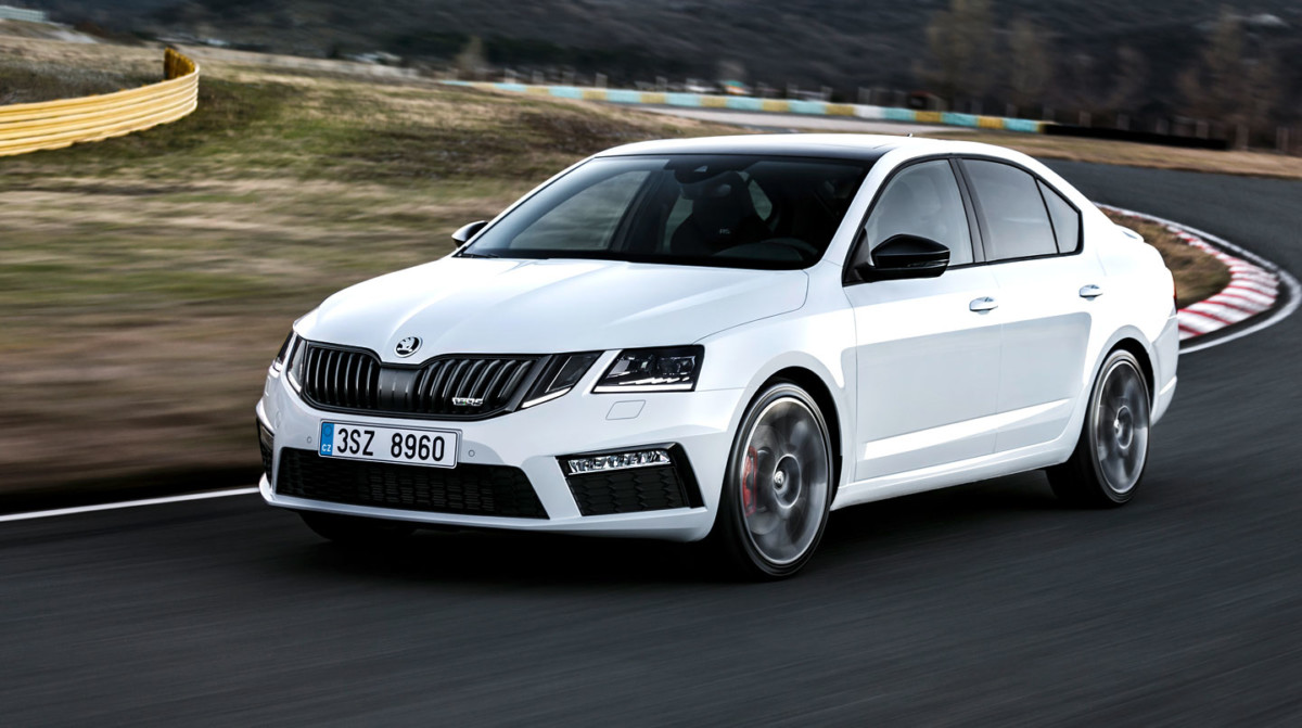 купити   Skoda Octavia RS 2017   з 230-сильним турбомотором і механікою можна за ціною від 696 900 крон (739 тис