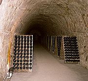 На цьому етапі проводиться   купажування   з використанням вина з різних виноградників і різних років (це не відноситься до виробництва окремих видів шампанського, що спеціально виготовляються з винограду одного року)