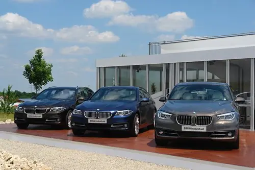 Для компанії BMW - це «нове покоління BMW 5-ої серії», для нас - всього лише легкий рестайлінг