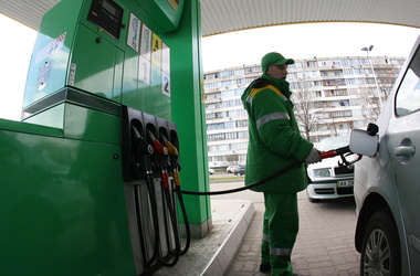 30 ноября 2012, 21:07 Переглядів:   Бензин в Україні став трохи дешевше