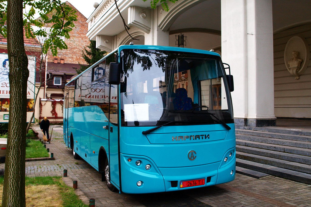 Новий туристичний автобус А102 «Карпати» представлено на виставці «Львівський товаровиробник», що проходить з 2 по 6 жовтня
