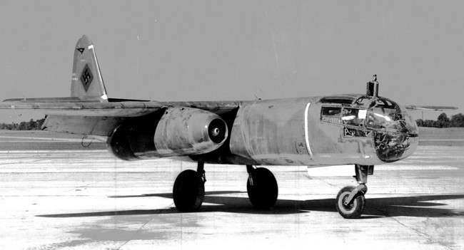 А в 1944 році на літаку Ar-234 з модифікованим двигуном BMW-003 A-2 була досягнута висота 12 800 м