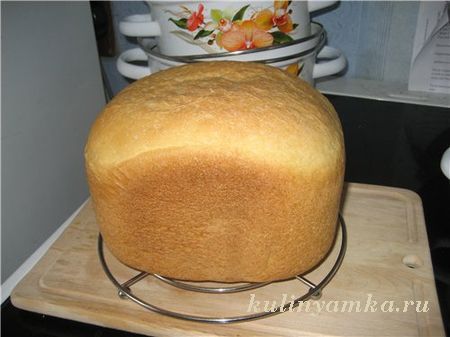 Цей молочний хліб за своїм смаком дуже схожий на здобні булочки, тільки не такий солодкий