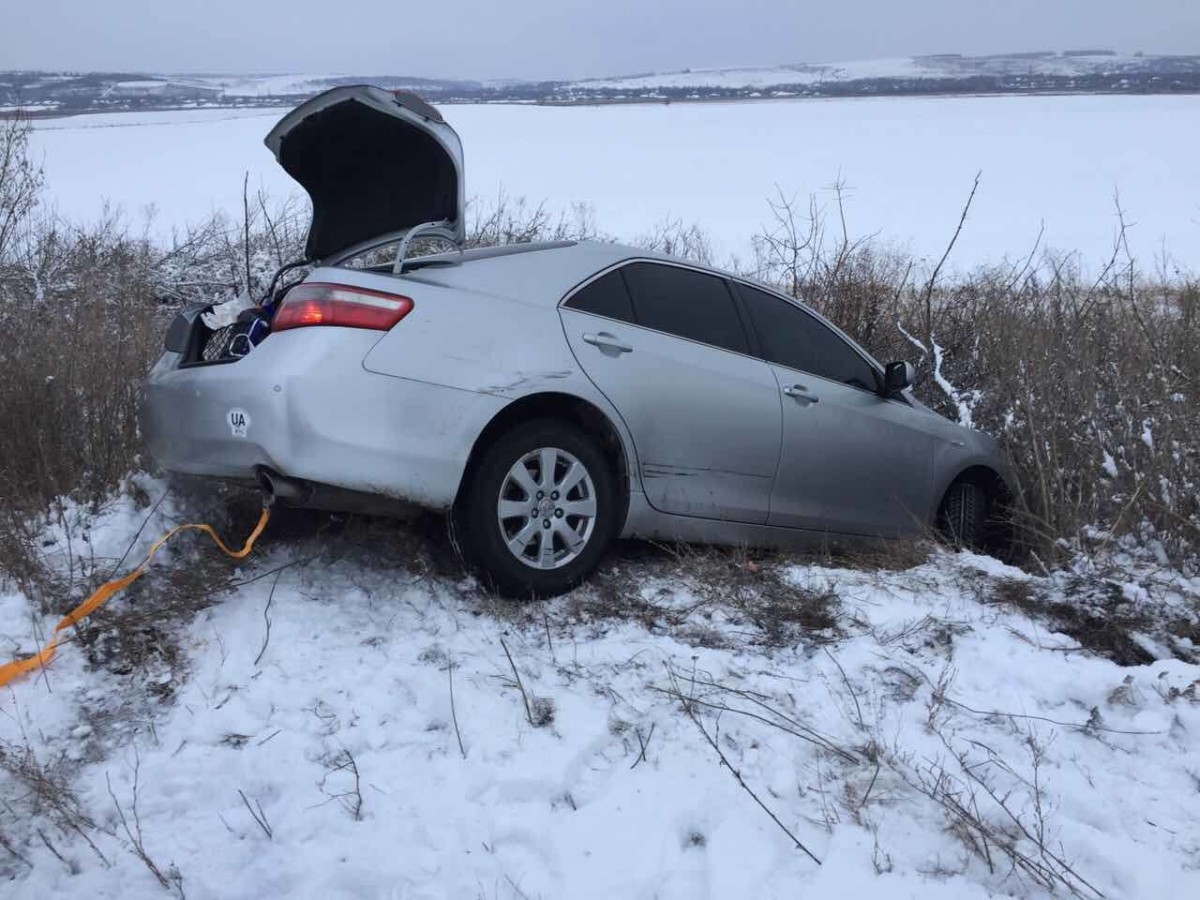 16 грудня в Одеській області злетів з дороги в кювет седан Toyota Camry