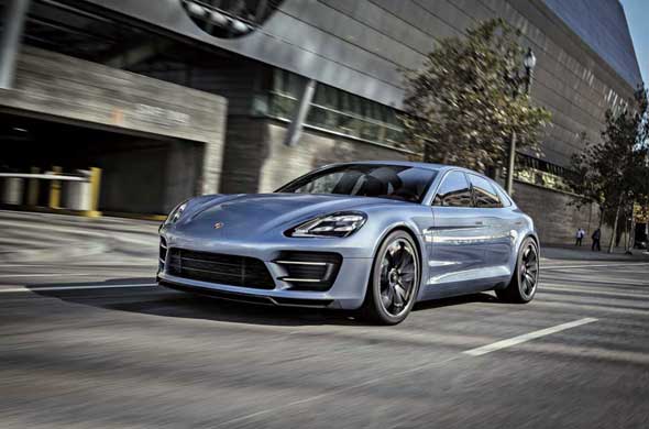 Я за кермом концептуального Porsche Panamera Spоrt Turismo, створеного в єдиному екземплярі, намотую кілометри по дорогах Лос-Анджелеса