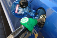 Згідно з розпорядженням Кабміну, були скасовані технічні умови на компоненти окремих бензинів, що дозволяли ввозити в країну дешевий сурогат і отримувати на ньому надприбутки