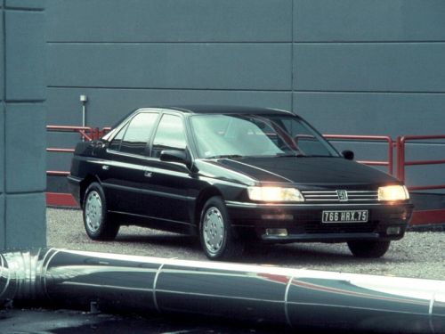 )   1999 року на зміну шістсот пятому» приходить нова модель бізнес-класу   Peugeot 607