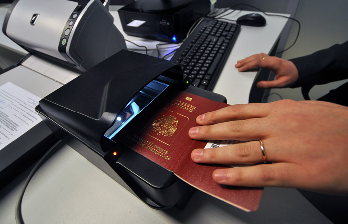 У міністерстві заявили, що скани паспортів могли бути отримані при бронюванні авіаквитків або готелів   Фото: ТАСС, Олена Пальм   Москва