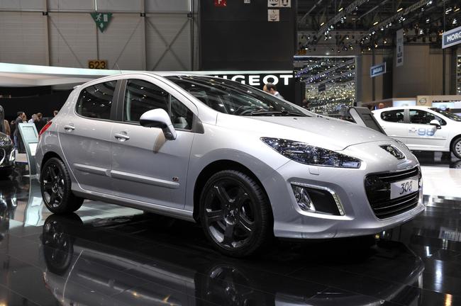 Офіційний дебют оновленого сімейства Peugeot 308 пройшов на Женевському автосалоні 2011 року, а вихід на ринок очікується вже в квітні, до чого відразу в трьох можливих варіантах кузова: п'ятидверний хетчбек і універсал, а також купе-кабріолет з жорстким дахом